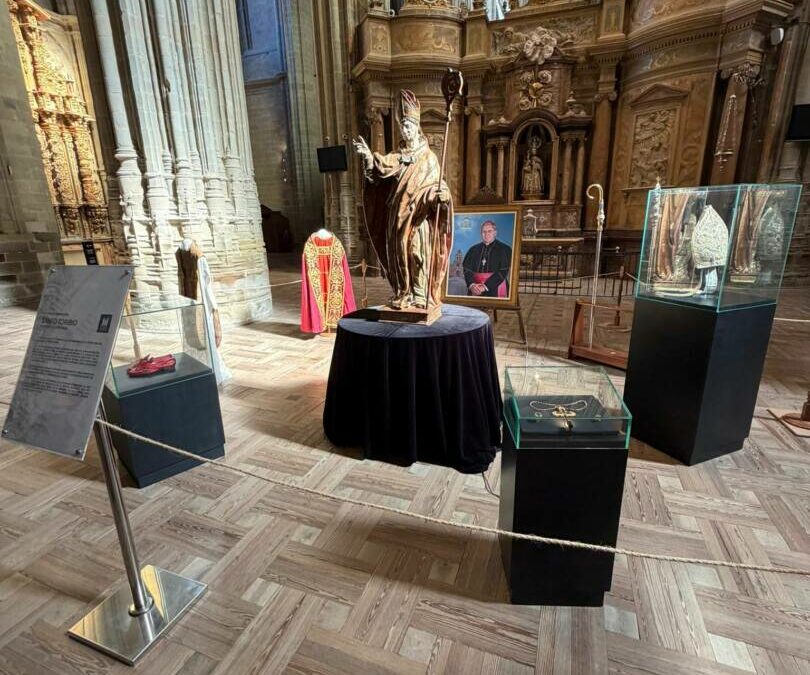 Nueva exposición en la Catedral de Astorga: “El obispo y sus insignias: historia y significado de un ministerio”